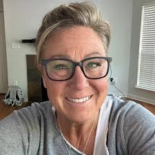 Who started the headbanging trend at metal shows?