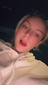 Carly Gordon's Instagram, Twitter & Facebook