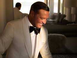 Letras de músicas de luis miguel como 'la barca', 'perfidia', 'no me platiques mas', 'ahora te puedes marchar', 'el dia que me quieras', 'contigo aprendí' e mais músicas para ouvir! Luis Miguel Offers Mix Of Ballads And Upbeat Tunes In Concert Music Nwitimes Com
