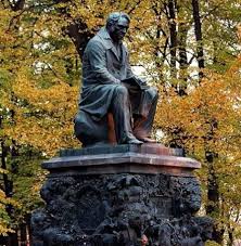 Pamyatnik Krylovu V Letnem Sadu Izobrazhenie Pamyatnik I A Krylovu Sankt Peterburg Tripadvisor