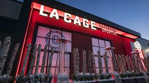 Come shop in an environment that's aesthetically pleasing from all angles at our simons store in carrefour laval. La Cage Se Fera Concurrence Courrier Laval