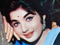 நானும் ஜெயலலிதா வாழ்க்கையை படமாக்குகிறேன்: பெண் இயக்குனர் அறிவிப்பு, ஆரம்பமே குழப்பமா? | Priyadarshini also directs Jayalalithaa's biopic - Tamil Filmibeat