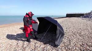 Alan Yates Helps With Choosing The Right Shore Fishing Shelter From Tf Gear Youtube