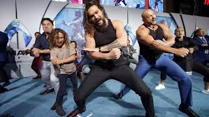 He is the son of coni (lemke), a photographer, and joseph momoa, a painter. Jason Momoa Performs Haka At Aquaman Premiere Variety