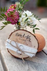 Anleitung Fur Selbst Gemachte Gunstige Diy Dekoideen Fur Eure Deko Zur Hochzeit Im Vintage Look Mit Einer Baumscheibe Al In 2020 Cheap Diy Decor Cheap Diy Diy Wedding
