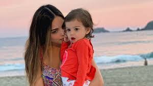 Durante estos 10 años ximena navarrete vivió muchas experiencias tanto en el terreno personal como profesional, pues además de. Ahijada De Ximena Navarrete Se Emociono Al Verla Ganar Miss Universo