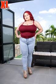 Lauren Hill at XLGirls: Chesty Curvy Chica - Lauren Hill (141 Photos) - XL  Girls