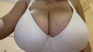 Anneris huge tits