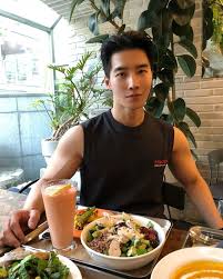 Perut mayat ini dipotong, sedikit demi sedikit. Pin On Leehan Maxious Woon Lee Woon