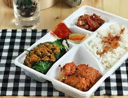 Di sini kita mengendepankan kualitas masakan yang enak dan penataan rapi. 10 Menu Catering Harian Untuk Kantor Aisya Catering Surabaya