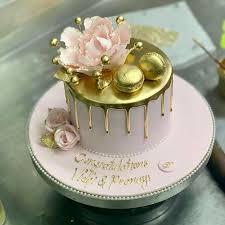 Shop online for the most stylish and modern party supplies in the uk. Minimal Cake Ideas For Your Home Wedding Wedmegood