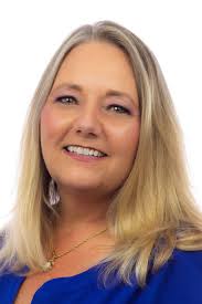 Sandy Hermes, Real Estate Agent