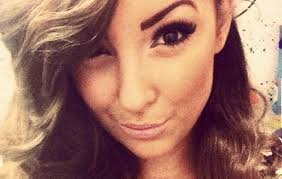 看看這位選美皇后，你能想像她的臉曾經受過重傷嗎？