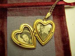 Lightly trace around the circular or ovular area where. A Quick Guide To Locket Jewelry Jewelry Guide
