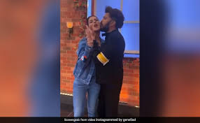 Married to actor riteish deshmukh for nine years now, genelia received an endearing instagram post by her husband on the occasion. Riteish Deshmukh Is Caught Between Gharwali Genelia Deshmukh And Baharwali Farah Khan Send Help