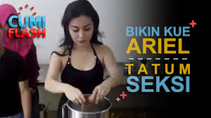 Kayak gak pake baju aja, tapi seksi, sukaaa, puji @abalabal017. Bikin Kue Pakai Tank Top Ariel Tatum Sexy Maksimal Cumiflash 09 Oktober 2017 Video Dailymotion