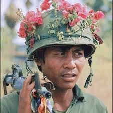 ប៉ុល ពត គឺជា​លេខា​បក្ស​កុម្មុយនិស្ត​កម្ពុជា  ដែល​ជា​តំណែង​ខ្ពស់​បំផុត​នៅក្នុង​បក្ស  និង​ជា​នាយក​រដ្ឋមន្រ្តី​នៃ​របប​កម្ពុជា​ប្រជាធិបតេយ្យ ...