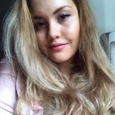 Esther Newman Fashion & Lifestyle Journalist and Copywriter