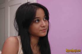 Dijodohkan, Juwita Bahar resmi tunangan