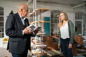 Anna springer wird derweil suspendiert, denn ihr punktestand ist. Wilsberg Uberwachen Und Belohnen Film Rezensionen De