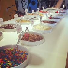 Yo Mama Frozen Yoghurt Yomamafroyo Melbourne Australia Frozen Yoghurt Toppings Bar Frozen Yogurt Shop