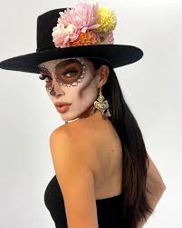 tis' the szn! catrina latte glam by me at the @ponds x @glowbysusie día de  los muertos masterclass. last pic is my catrina vaquera 🌸💀🫀🌸  #lattemakeup #diadelosmuertos #catrinamakeup