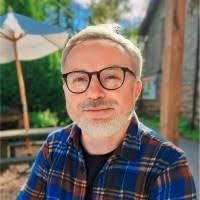 Pete Harrell's Instagram, Twitter & Facebook