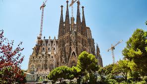 Construction began in the 13th century, on top of a roman cathedral, but what's interesting is that the roman cathedral was built on top of a visigothic cathedral! Basilica De La Sagrada Familia Barcelona Bus Turistic