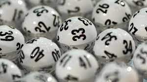 Aug 11, 2021 · das offizielle ziehungsergebnis von lotto 6 aus 49. Lottozahlen Beim Lotto Vom Samstag 7 8 21 Aktuelle Quoten Zahlen Der Ziehung Beim Lotto 6 Aus 49