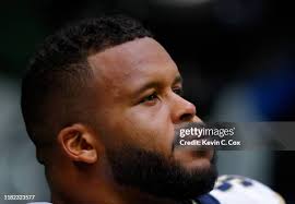 Line judge Sarah Thomas lines up in the first half of an NFL game... News  Photo