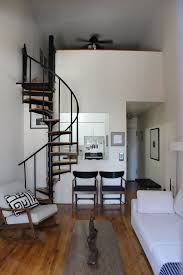 Oliver And Sherrie S 525 Square Foot Vintage Modern Bronx Loft Idees Loft Amenagement Petit Espace Et Deco Maison