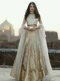 Sangeet Dress Design Ideas In Hindi Indian Wedding Dress Sangeet Outfit Bridal Outfits