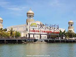 Taman tamadun islam or the islamic civilization park is an outdoor edutainment park featuring the glory of the islamic civilization as its theme. Naik River Cruise Di Taman Tamadun Islam Kuala Terengganu Ana Suhana