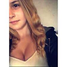 Beth Hickman (@bethyh_00)