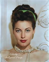 Annette Ragland's Instagram, Twitter & Facebook