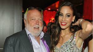 Ezt érzi dobó kata, ha andy vajna eszébe jut. Itt A Valasz Ezert Valasztott Tarsnak Fiatalabb Noket Andy Vajna