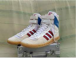La adidas suisse est de retour pour la collection automne. Rare Vintage 1970 S Adidas Handball Super Hi High Tops