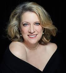 Carolyn Montgomery's Instagram, Twitter & Facebook