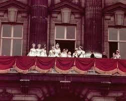 Una es la conocida como la corona de san eduardo, que. La Coronacion De La Reina Isabel Ii Google Arts Culture