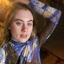 Estela Winter's Instagram, Twitter & Facebook