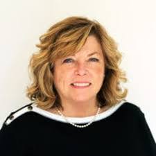 Lucy Holman's Instagram, Twitter & Facebook