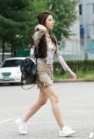 Lia (리아) is a south korean singer and rapper under jyp entertainment. Itzy Lia Airport Fashion Official Korean Fashion Fashion Itzy Korean Fashion