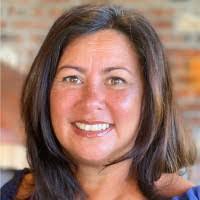 Nancy Almeida's Instagram, Twitter & Facebook