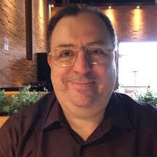 Rafael Knijnik (rafaknijnik@)