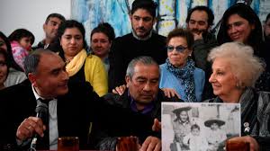 Abuela de plaza de mayo encuentra a su nieto 05.08.2014. Abuelas De Plaza De Mayo Confirman Que Encontraron Al Nieto 128 Cnn Video