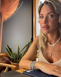 Pit stop before ✈️ . . #takeoff #airplane #flight #gettingready