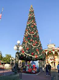 Disney world is decorated for christmas by the end of the first week of november and the decorations stay up until the end of the first week of january. Walt Disney World At Christmas What To Do Lauren Mcbride