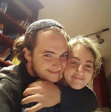 Can i feed alfalfa pellets (horse feed) to my chickens?