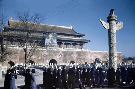 File:懸掛著蔣中正總統畫像的天安門.jpg - 维基百科，自由的百科全书