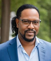 Kelly Encarnacao's Instagram, Twitter & Facebook